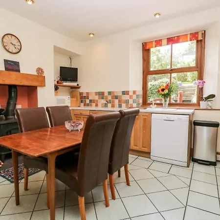 Holiday home Crown House