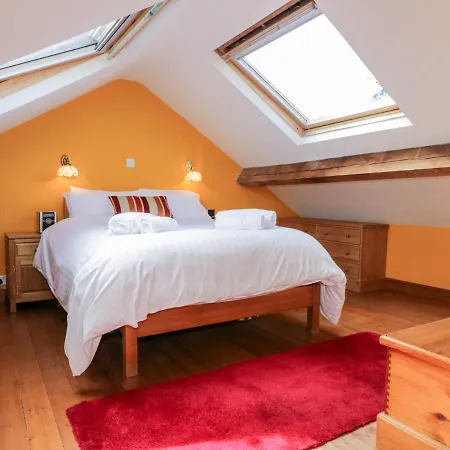 Holiday home Crown House *