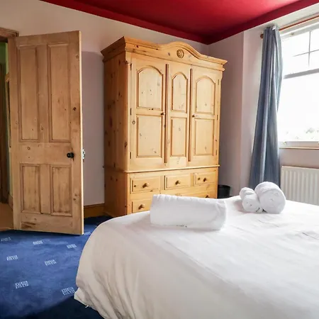 Crown House Nyaraló Ulverston